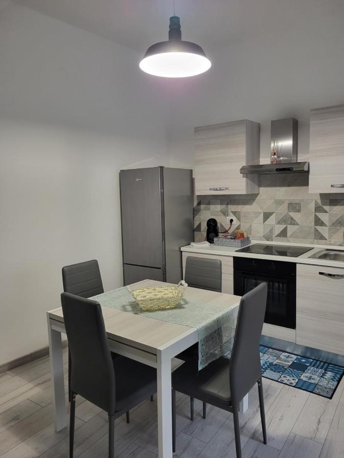 Da Romy Holiday House Mozzo Bagian luar foto