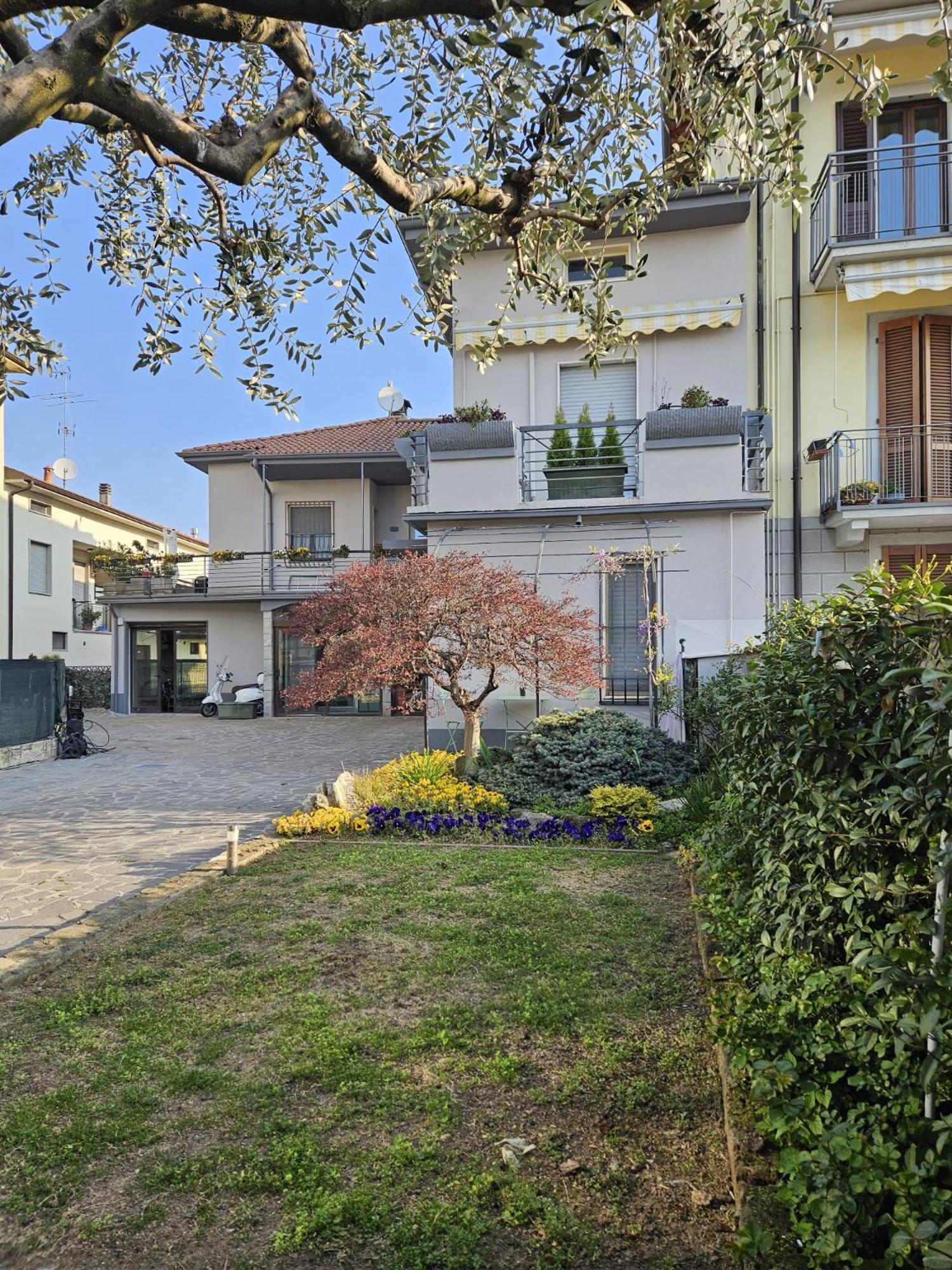 Da Romy Holiday House Mozzo Bagian luar foto